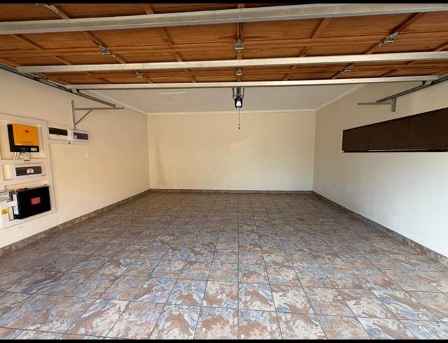 4 BEDROOM TOWNHOUSE FOR SALE IN IZINGA
